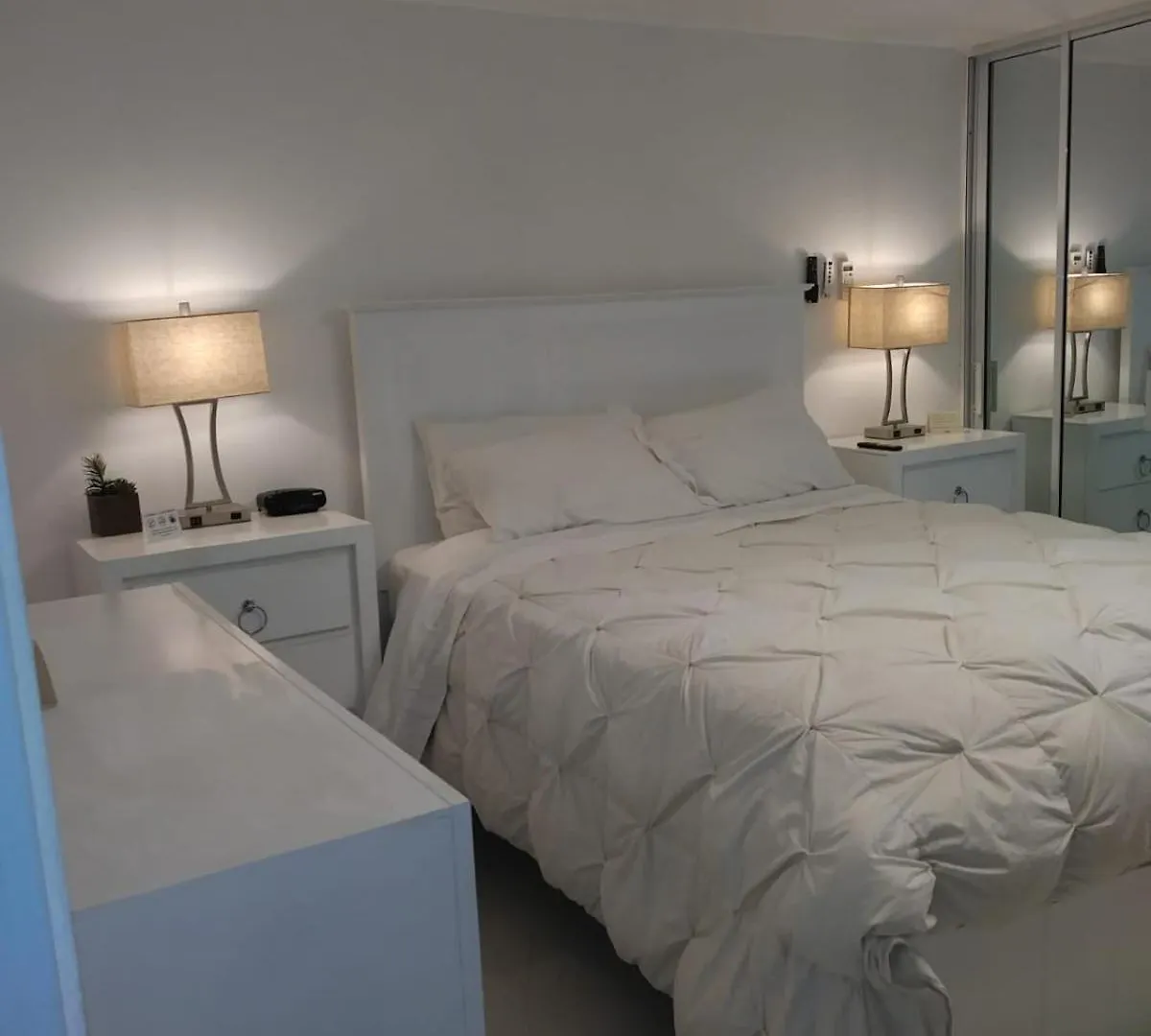 Luxury Apartment Hot Water,Ac,Wifi,Ps3 location